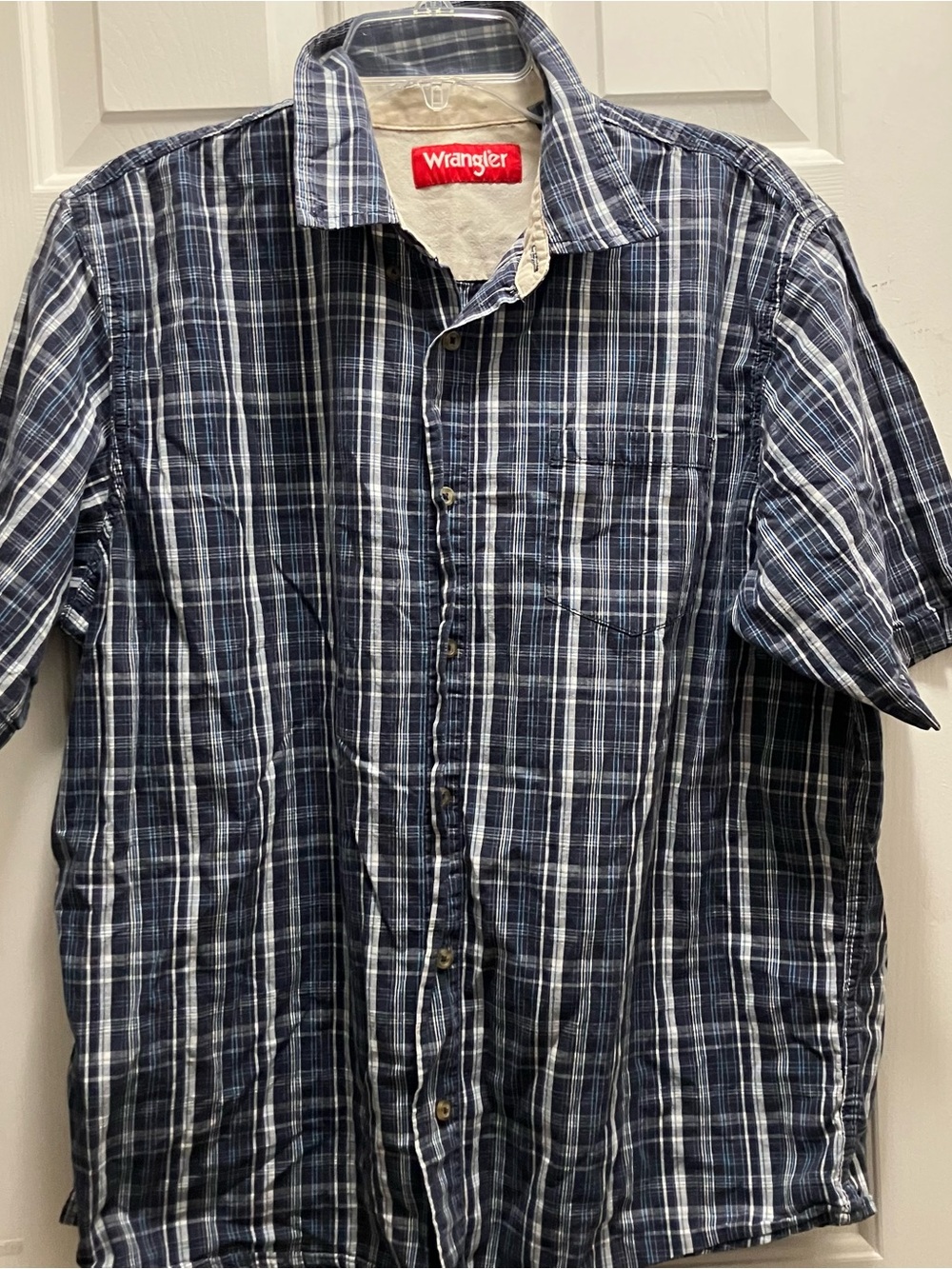 Wrangler Size L Short Sleeve Navy Plaid Button Up